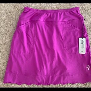 JoFit scalloped skirt/skort with short linings.